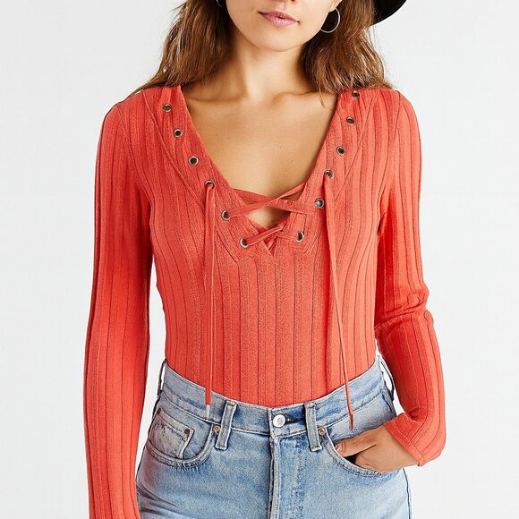 Free People SZ S Ice Cold Ribbed Top Lace Tie Front BOHO Festival 70s Coral - Picture 1 of 6
